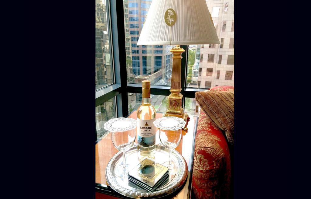 Boutique Suites - Ванкувер Екстер'єр фото